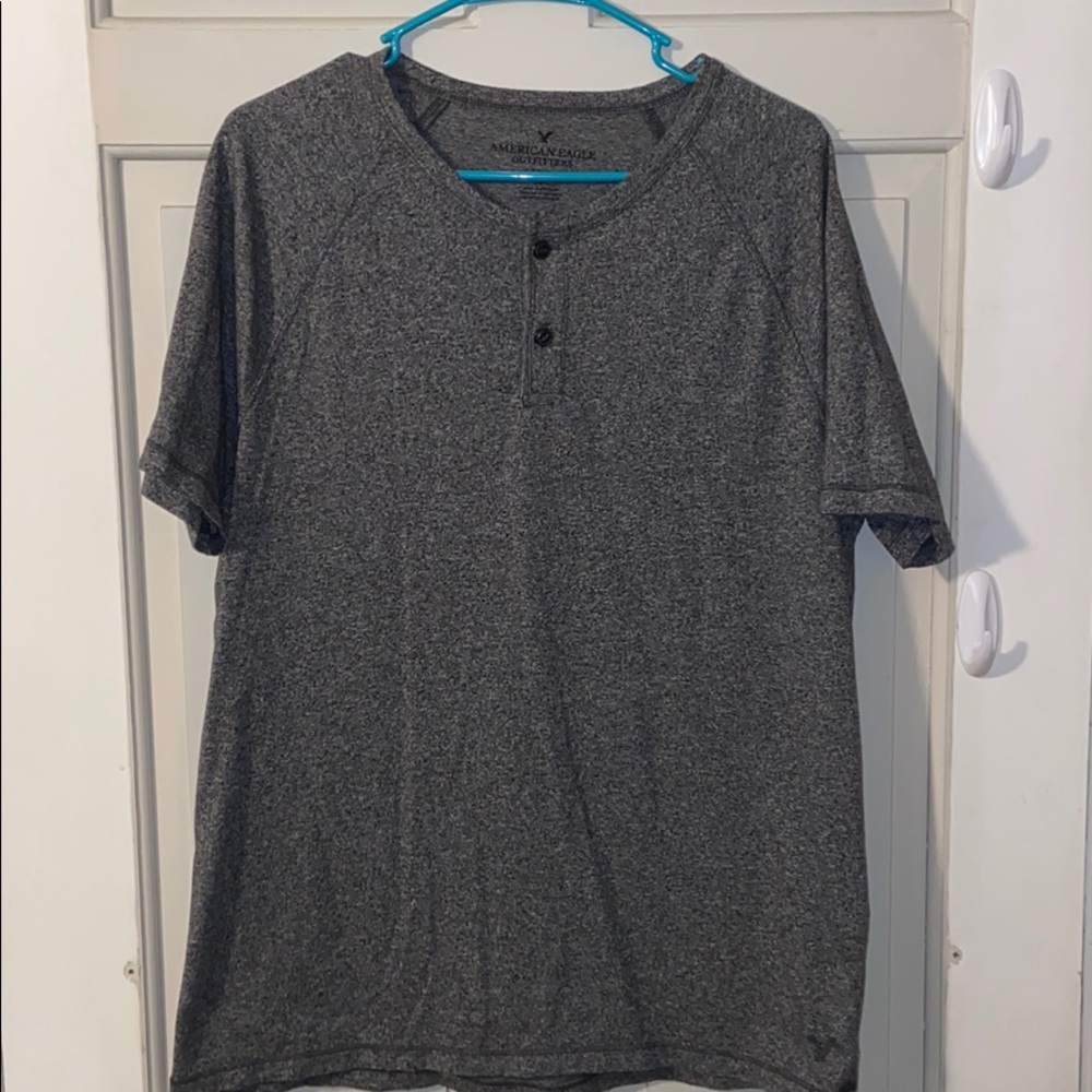 American Eagle short sleeve shirt